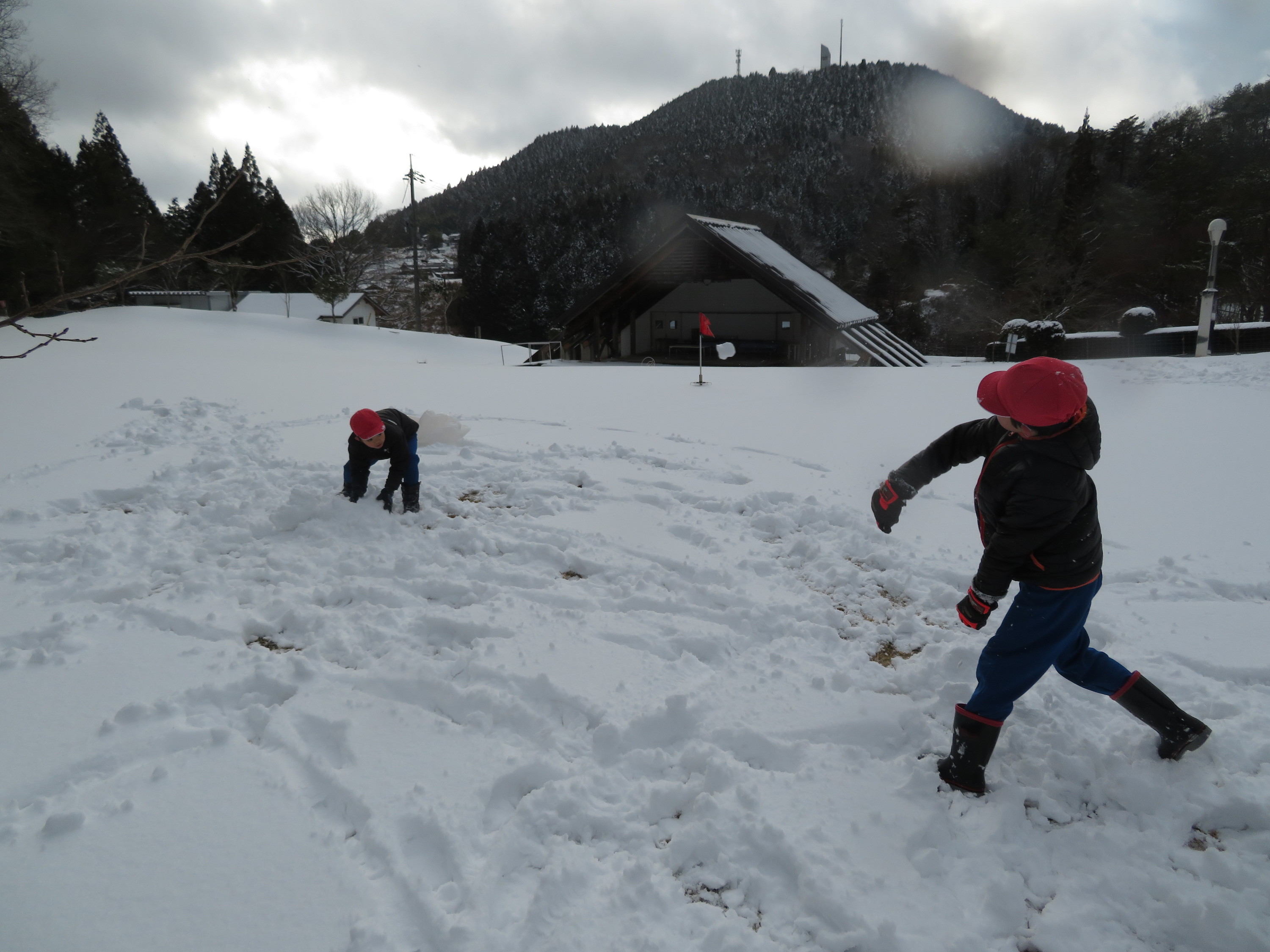 雪遊び